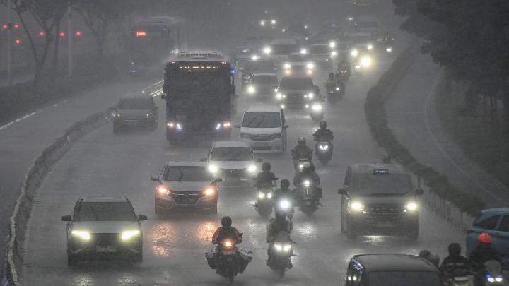 Today’s Weather: BMKG Forecasts Cloudy Skies, Light Rain Across Indonesia
