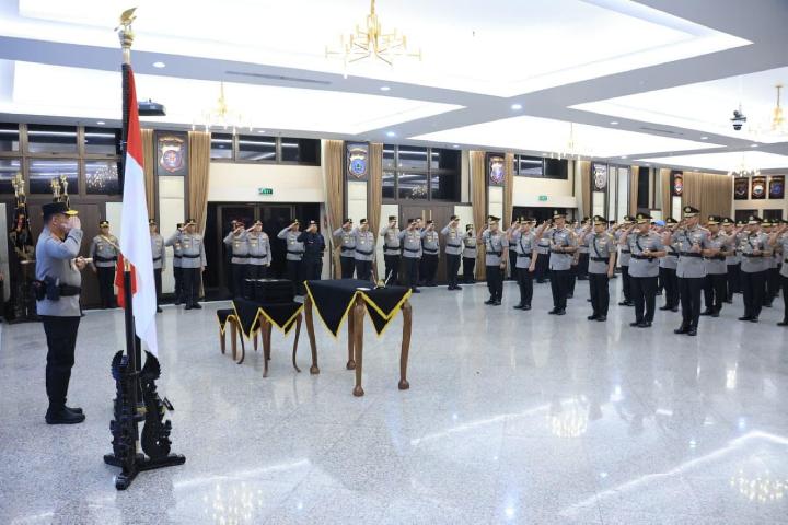 Indonesia’s New Police Chief Inaugurates 27 Senior Officials, Regional Police Chiefs