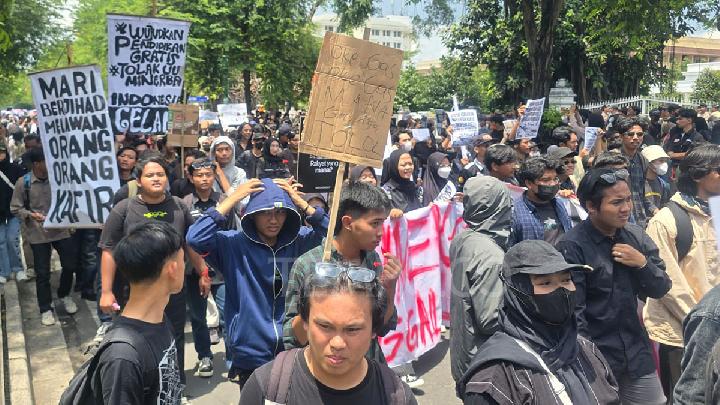 New Policy: Dosen hingga Mahasiswa UII Yogya Ikut Demo Kritik Prabowo
