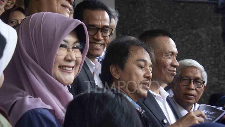 Roy Suryo dan Dokter Tifa Ditangkap karena Berkas Lengkap