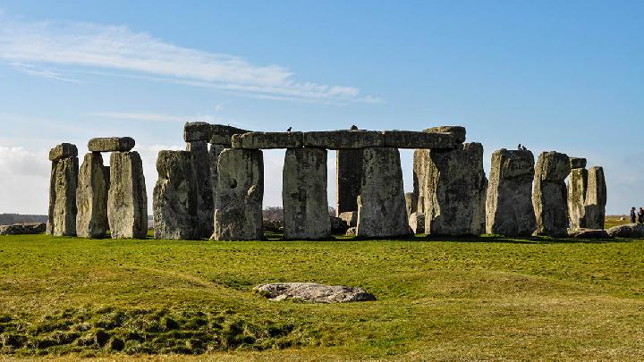 Stonehenge Revelers Ring in Summer Solstice