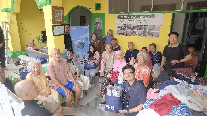 New Policy: PNM Salurkan Pakaian Hasil RE3 For-E untuk Disabilitas dan Lansia