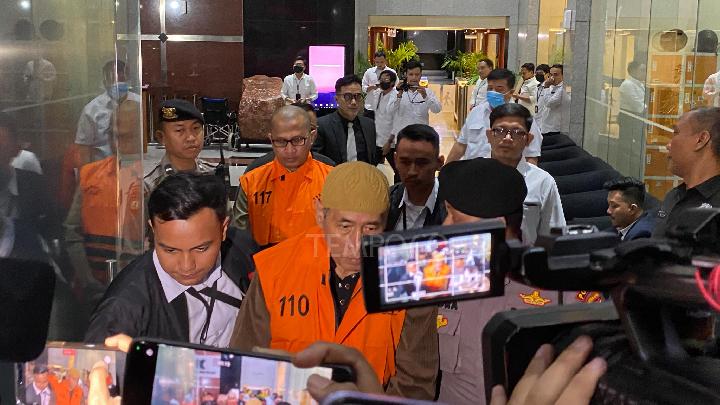Key Strategy: KPK Tahan 2 Tersangka Baru Kasus Dugaan Korupsi Kuota Haji