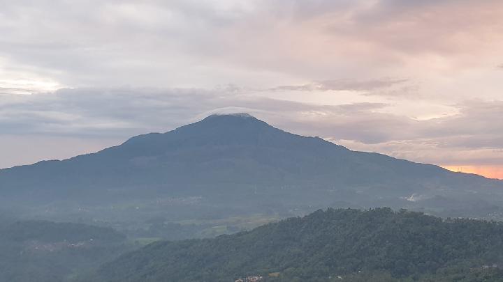Special Plan: Paguyuban Warga Gunung Tolak Proyek Geotermal di Jawa Barat