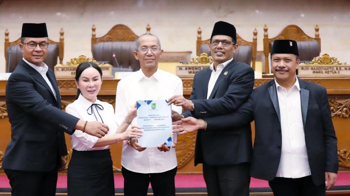 Meeting Results: Amsakar-Li Claudia Sampaikan Ranperda Pertanggungjawaban APBD 2025