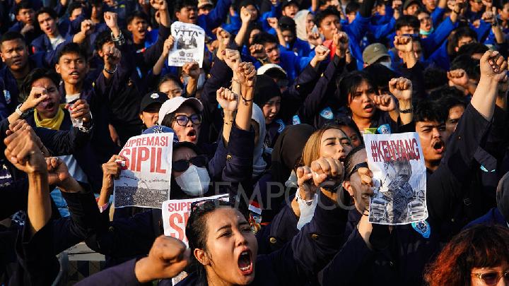 Binokular: Pemberitaan Media soal Demo Juni Didominasi Sentimen Negatif