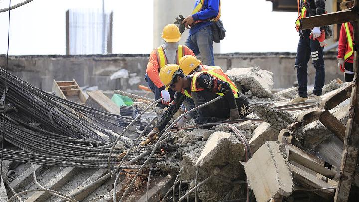 Rescue Underway as Venezuela Quakes Death Toll Crosses 900