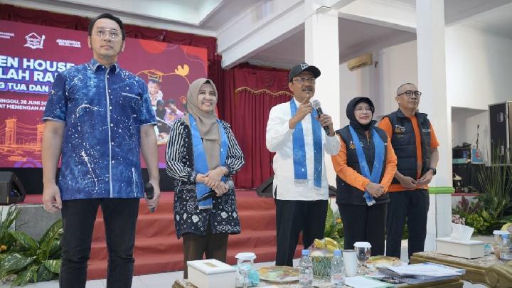Main Agenda: Gus Ipul Tekankan Kejujuran Penjangkauan Siswa Saat Open House Sekolah Rakyat Palembang