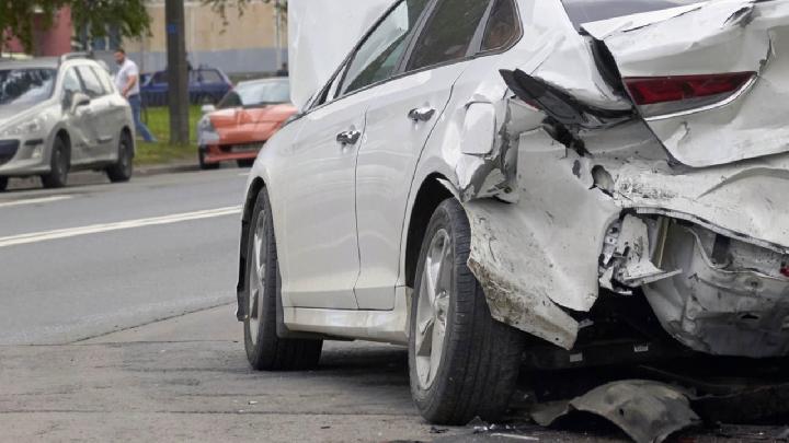 Polisi Tewas Ditabrak Truk di Tol saat Bantu Pengemudi