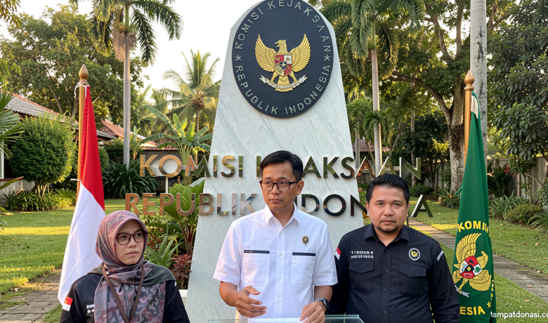 Komjak Datang ke Kejagung, Pantau Kasus Febrie Andriansyah