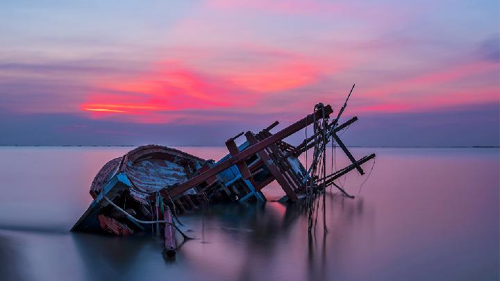 140 Missing After Indonesian Passenger Ship Sinks in Java Sea