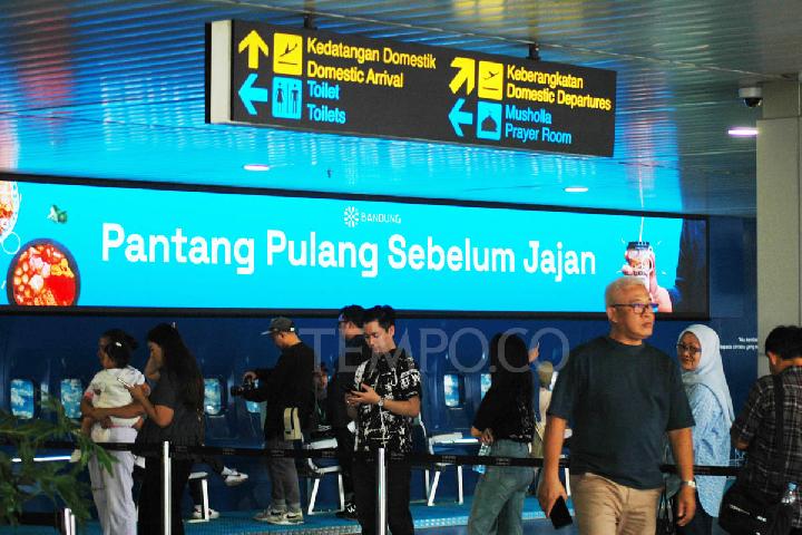 Bandung Airport Reopens After Anak Krakatau Ash Disrupts Flights