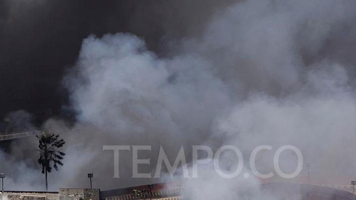 Deadly Blast Rips Through Athens Building Near Acropolis