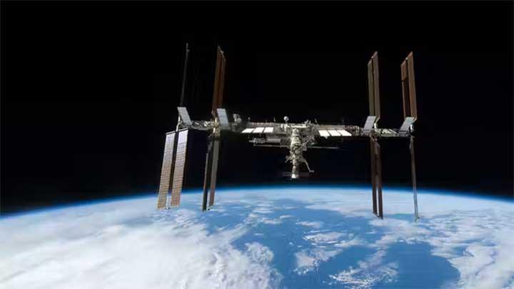 New Crew Makes the Quickest US Flight to ISS